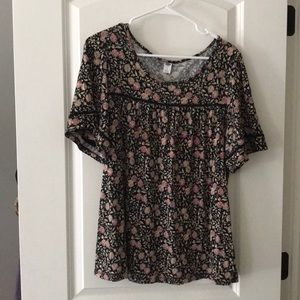 Cute print flowy top